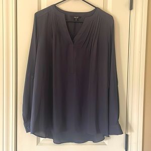 Simply Vera Blouse, Like New Condition, Dress Up or Go Casual